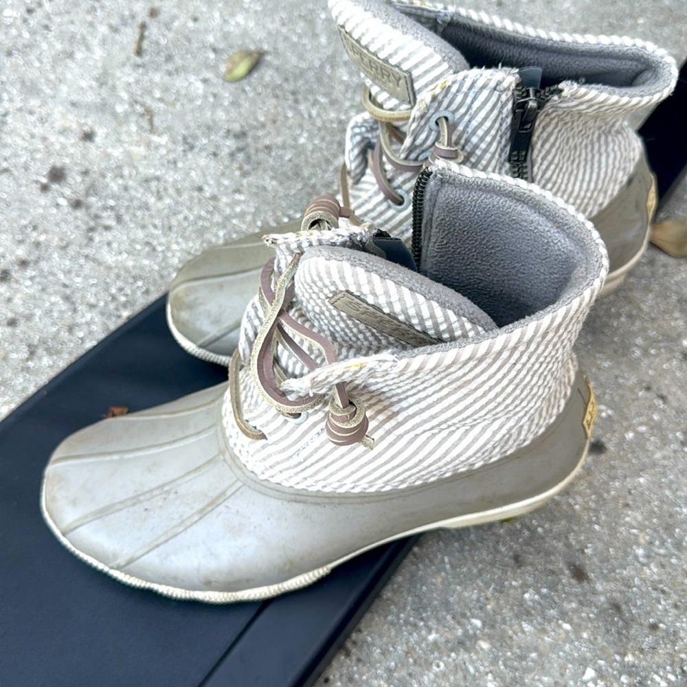 Sperry Saltwater Seersucker Grey Boots Women’s Size 6.5 GUC Side Zipper